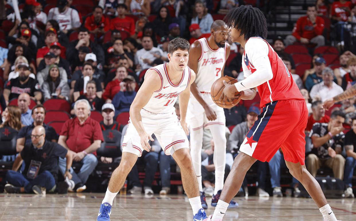 大连球迷给李昂留言寻求“信号”和“定心丸”，李昂点赞了