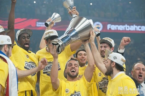 独行侠险胜国王！浓眉表现低迷，状元弗拉格贡献出色 威少关键时刻选择失误