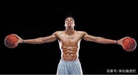 库里下半场20分难阻勇士惨败 镜头捕捉失落一幕：坐板凳毛巾捂脸