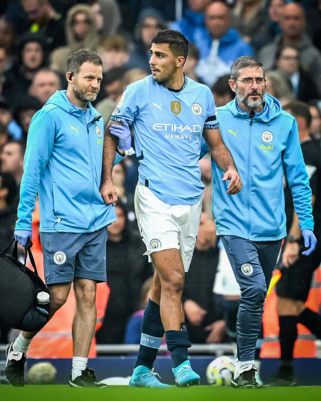 开服就炸服的《元气骑士前传》，评分为何一路狂跌？