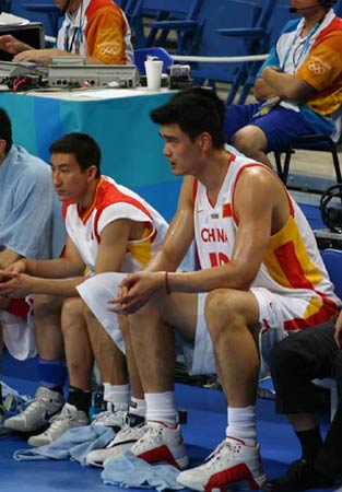 2025 世界大赛：道奇队在第七战客场击败蓝鸟卫冕，山本由伸贡献 7 局零失分神迹