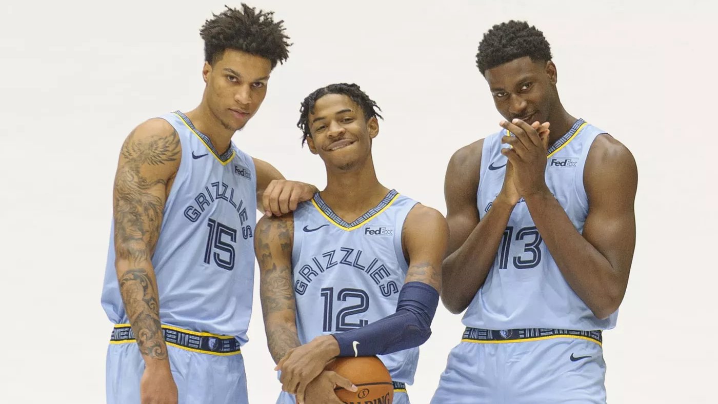 巴萨发布对阵马竞海报：亚马尔对决阿尔瓦雷斯，拉菲尼亚C位