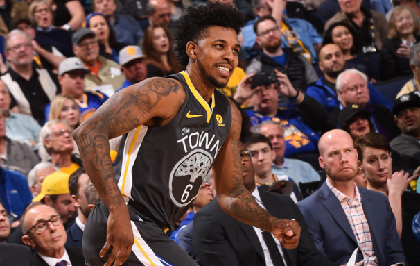 赵丽娜：走了70所学校，女孩踢球屈指可数；想让女孩踢球普及